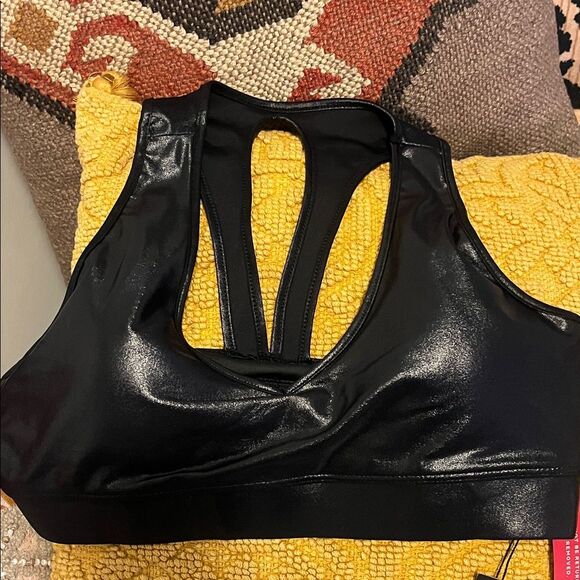 Carbon38 Shiny Black Sports Bra - Picture 7 of 7